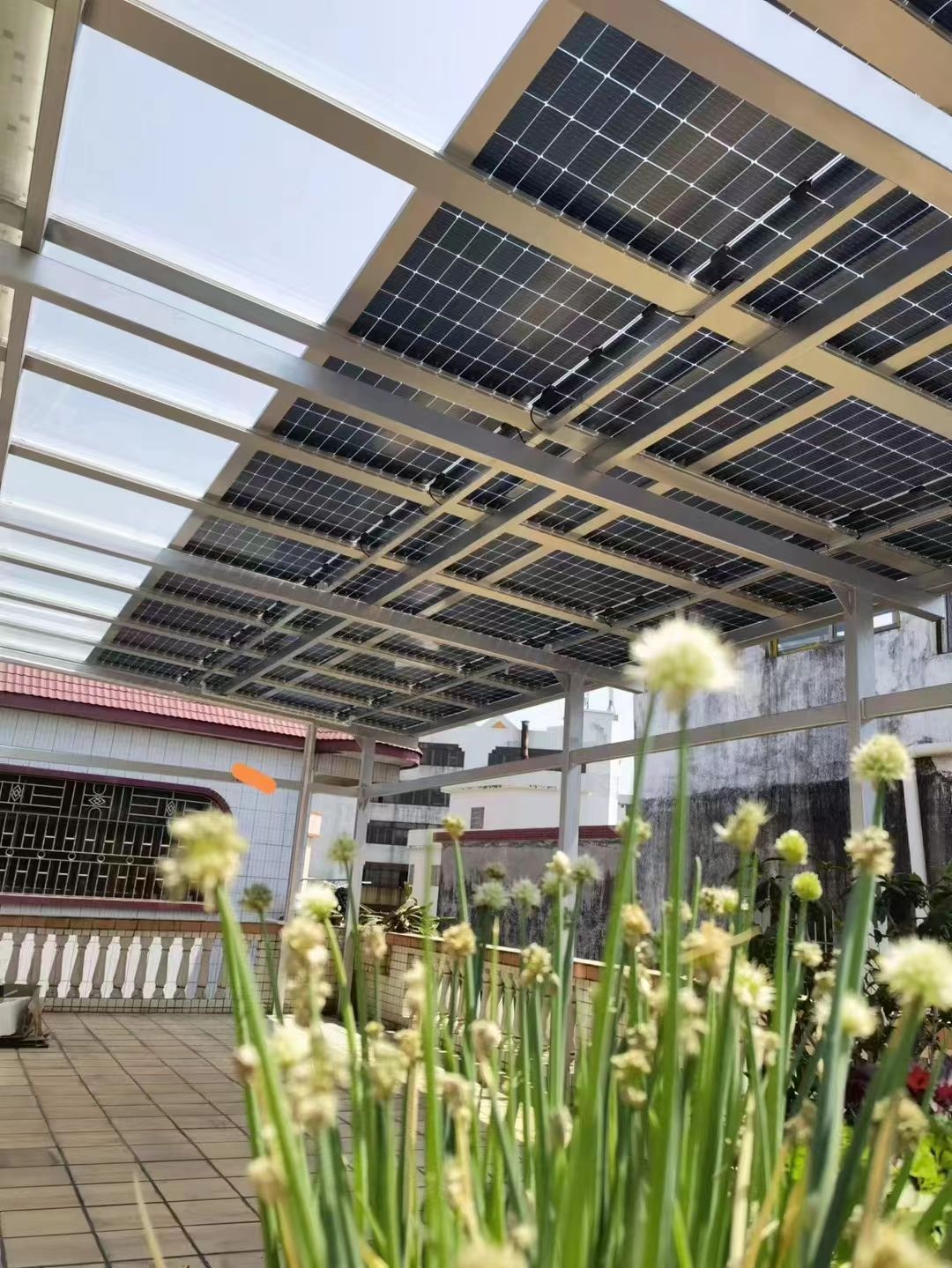 河池别墅家用屋顶太阳能发电系统安装